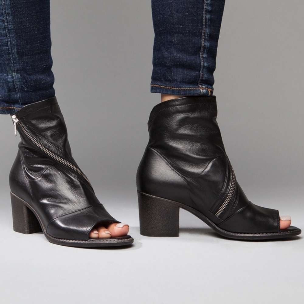 !Italian Leather! Summit White Mountain Mountain Fantasia Bootie